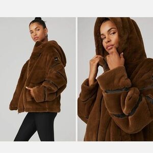 Alo yoga knock out jacket